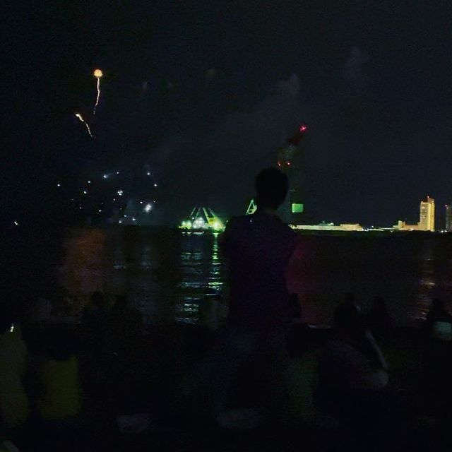 冷水浦の海から見える花火