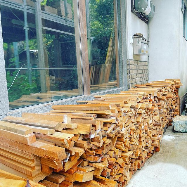 ストーブの薪になる木材